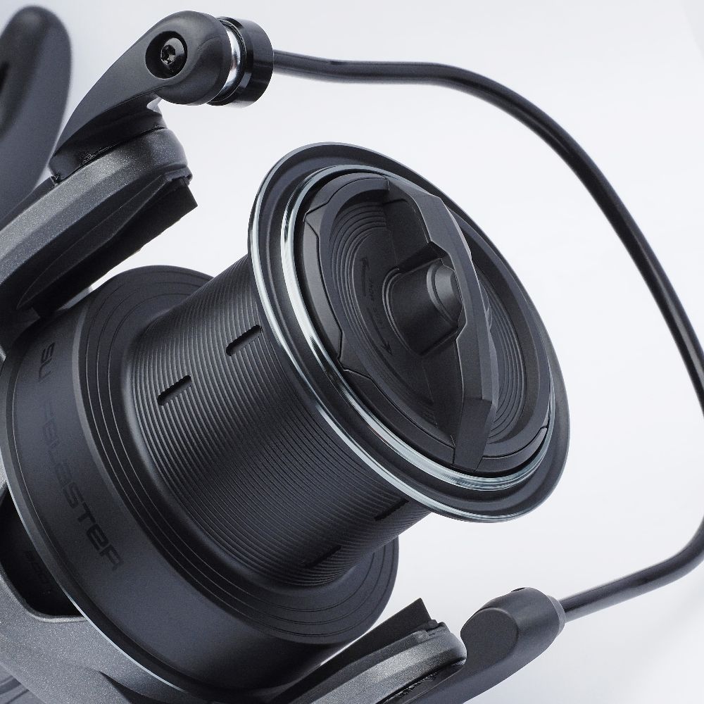 PENN Surfblaster IV 7000 Long Cast Spinning Reel - Grey